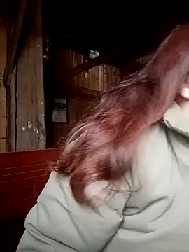 miumiu 00 online show from 12-02-25, 12:11