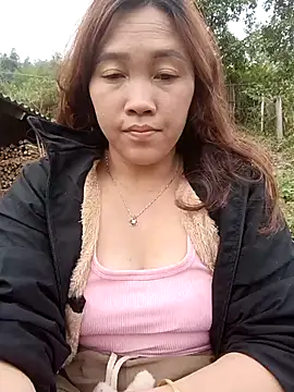 miumiu 00 online show from 11-09-25, 05:44