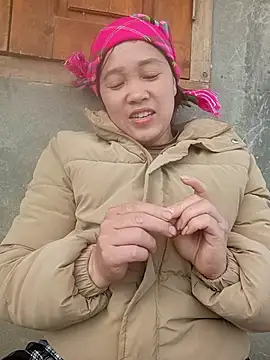 miumiu 00 online show from 02-27-26, 02:23