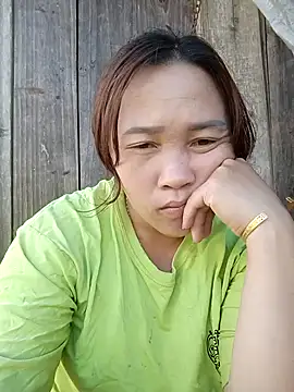 Snapshot of miumiu_00 chatting on 10-05-25, 01:51 miumiu 00 online show from 10-05-25, 01:51