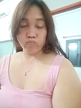 miumiu 00 online show from 11-23-25, 11:20