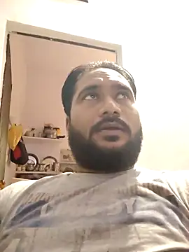 Snapshot of VijayLover69 chatting on 10-05-25, 10:39 VijayLover69 online show from 10-05-25, 10:39