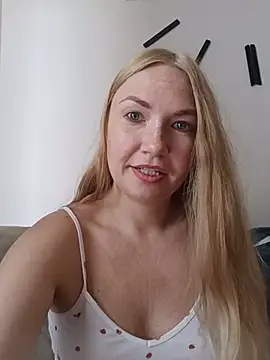KisaVixen online show from 07-17-26, 09:28