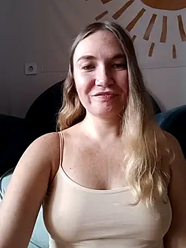 KisaVixen online show from 10-04-25, 09:22