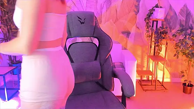 AgataWillis online show from 11-28-25, 11:21