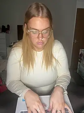 MysteriousMylaX online show from 12-17-25, 08:03