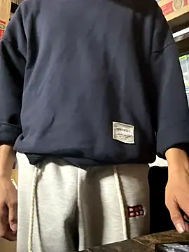 Snapshot of linh21107 chatting on 11-18-25, 07:00 linh21107 online show from 11-18-25, 07:00