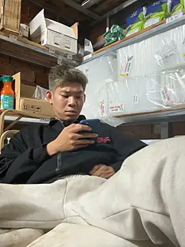 Snapshot of linh21107 chatting on 11-22-25, 08:24 linh21107 online show from 11-22-25, 08:24