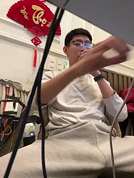 Snapshot of linh21107 chatting on 04-09-26, 01:50 linh21107 online show from 04-09-26, 01:50