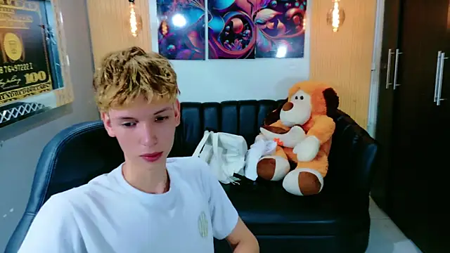 Snapshot of park_jimin1 chatting on 09-09-25, 11:52 park jimin1 online show from 09-09-25, 11:52