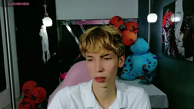 park jimin1 online show from 10-27-25, 12:06