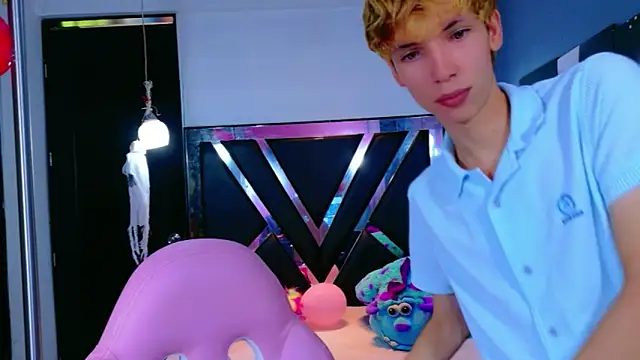 park jimin1 online show from 11-08-25, 12:20