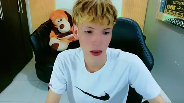 Snapshot of park_jimin1 chatting on 09-17-25, 12:07 park jimin1 online show from 09-17-25, 12:07