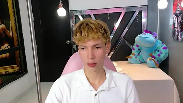 Snapshot of park_jimin1 chatting on 10-04-25, 12:28 park jimin1 online show from 10-04-25, 12:28
