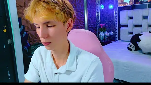 Snapshot of park_jimin1 chatting on 10-15-25, 02:36 park jimin1 online show from 10-15-25, 02:36
