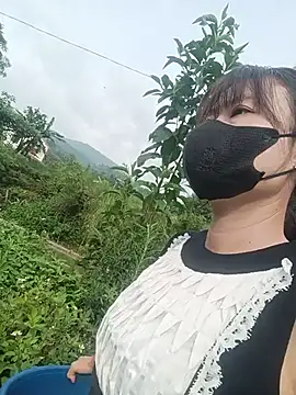 Snapshot of linda_bae00 chatting on 06-19-26, 12:27 linda bae00 online show from 06-19-26, 12:27