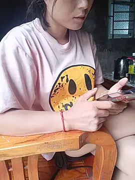 Snapshot of linda_bae00 chatting on 07-02-26, 12:55 linda bae00 online show from 07-02-26, 12:55