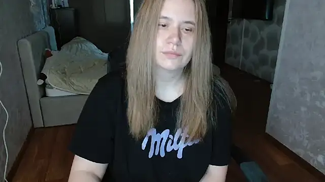 Snapshot of AdelinaLawson chatting on 05-13-26, 04:52 AdelinaLawson online show from 05-13-26, 04:52