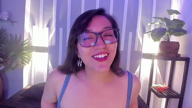 Snapshot of Skye_bluee_ chatting on 09-10-25, 03:05 Skye bluee online show from 09-10-25, 03:05