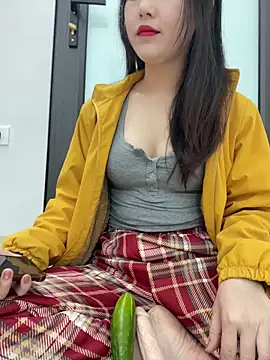 Snapshot of Dieknr chatting on 02-10-26, 02:43 Dieknr online show from 02-10-26, 02:43