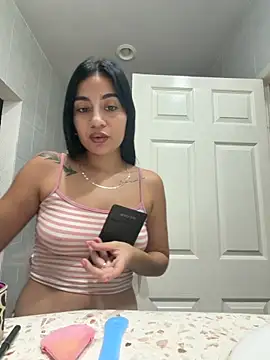 lucy sweet 22 online show from 06-12-26, 06:44