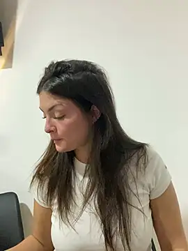 Danielaeliana online show from 05-29-26, 02:06