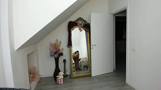 Ranya Evy online show from 03-26-26, 04:16