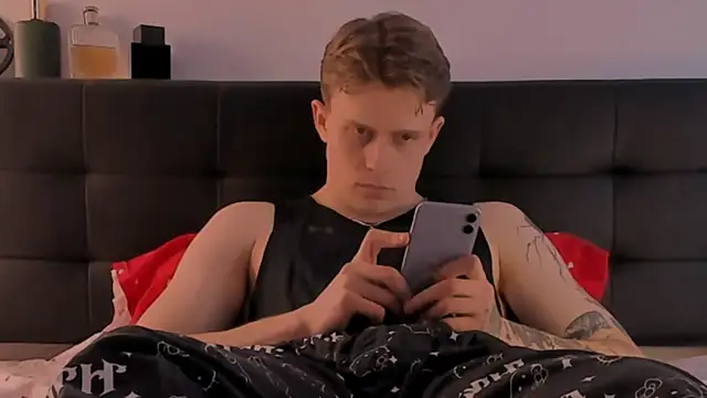 TalkingHead 0  online show from 03-18-26, 02:52