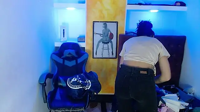 alison moon7 online show from 09-18-25, 01:47