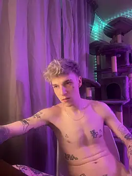 Snapshot of davesinner chatting on 02-22-26, 09:38 davesinner online show from 02-22-26, 09:38