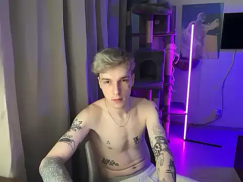 Snapshot of davesinner chatting on 02-27-26, 11:04 davesinner online show from 02-27-26, 11:04