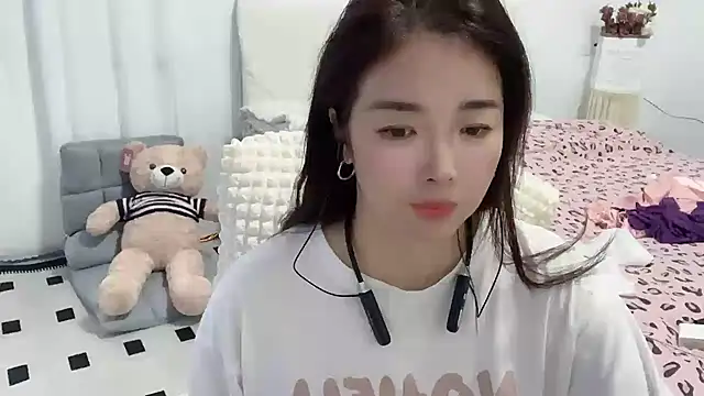 Xiali-166 online show from 10-26-25, 03:51