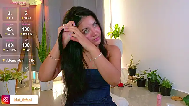 Kiut tiffanii online show from 09-18-25, 01:14