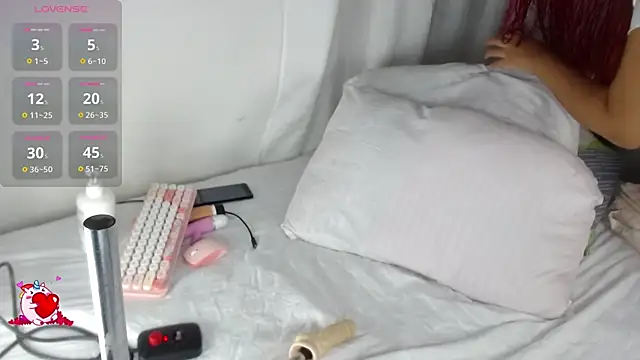 Brianna22  online show from 09-18-25, 03:42