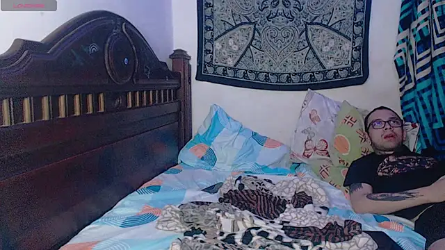 Snapshot of MysticNight_ chatting on 10-04-25, 04:03 MysticNight online show from 10-04-25, 04:03