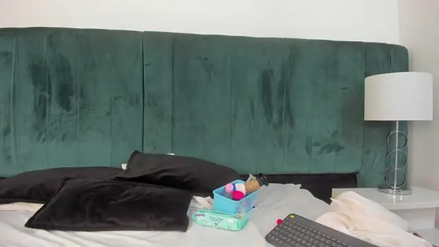 EmilyHanks  online show from 09-13-25, 11:27