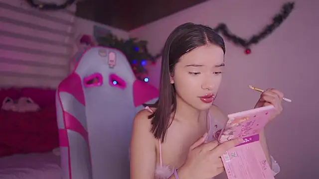 Lana Dreams  online show from 12-19-25, 01:09