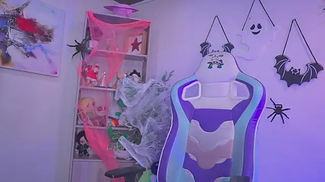 Lana Dreams  online show from 10-31-25, 01:24