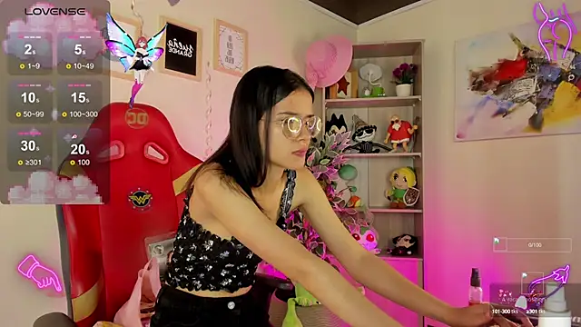 Snapshot of Lana_Dreams_ chatting on 09-19-25, 01:04 Lana Dreams online show from 09-19-25, 01:04