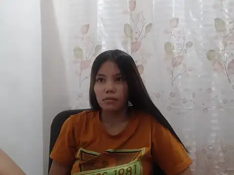 Snapshot of Joys_Wet_Pussy chatting on 12-18-25, 10:02 Joys Wet Pussy online show from 12-18-25, 10:02