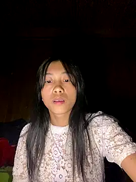 Snapshot of EmLy02 chatting on 10-06-25, 01:45 EmLy02 online show from 10-06-25, 01:45