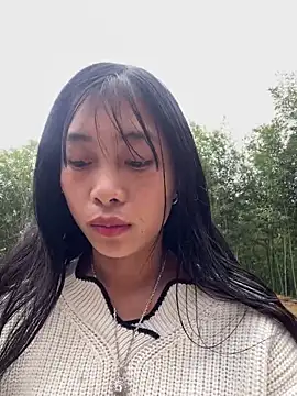 Snapshot of EmLy02 chatting on 02-11-26, 05:51 EmLy02 online show from 02-11-26, 05:51