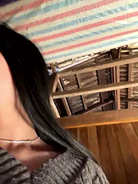 EmLy02 online show from 01-12-26, 01:45