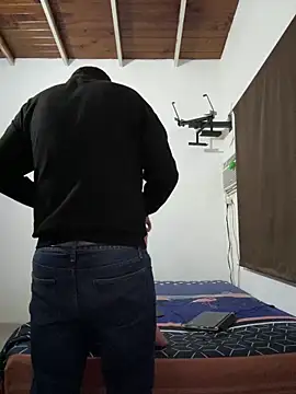 Diabloproducciones online show from 12-19-25, 01:31