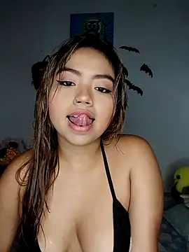 Emily  Hott online show from 10-30-25, 10:28