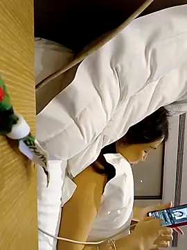 Snapshot of lingling5200 chatting on 09-09-25, 03:10 lingling5200 online show from 09-09-25, 03:10