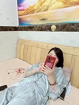 Snapshot of lingling5200 chatting on 09-24-25, 12:11 lingling5200 online show from 09-24-25, 12:11