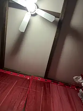 Snapshot of kev0n2389 chatting on 12-15-25, 05:57 kev0n2389 online show from 12-15-25, 05:57