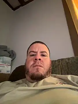 kev0n2389 online show from 11-02-25, 09:42