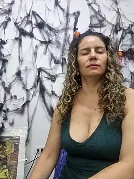 Nina vallon online show from 10-19-25, 07:49